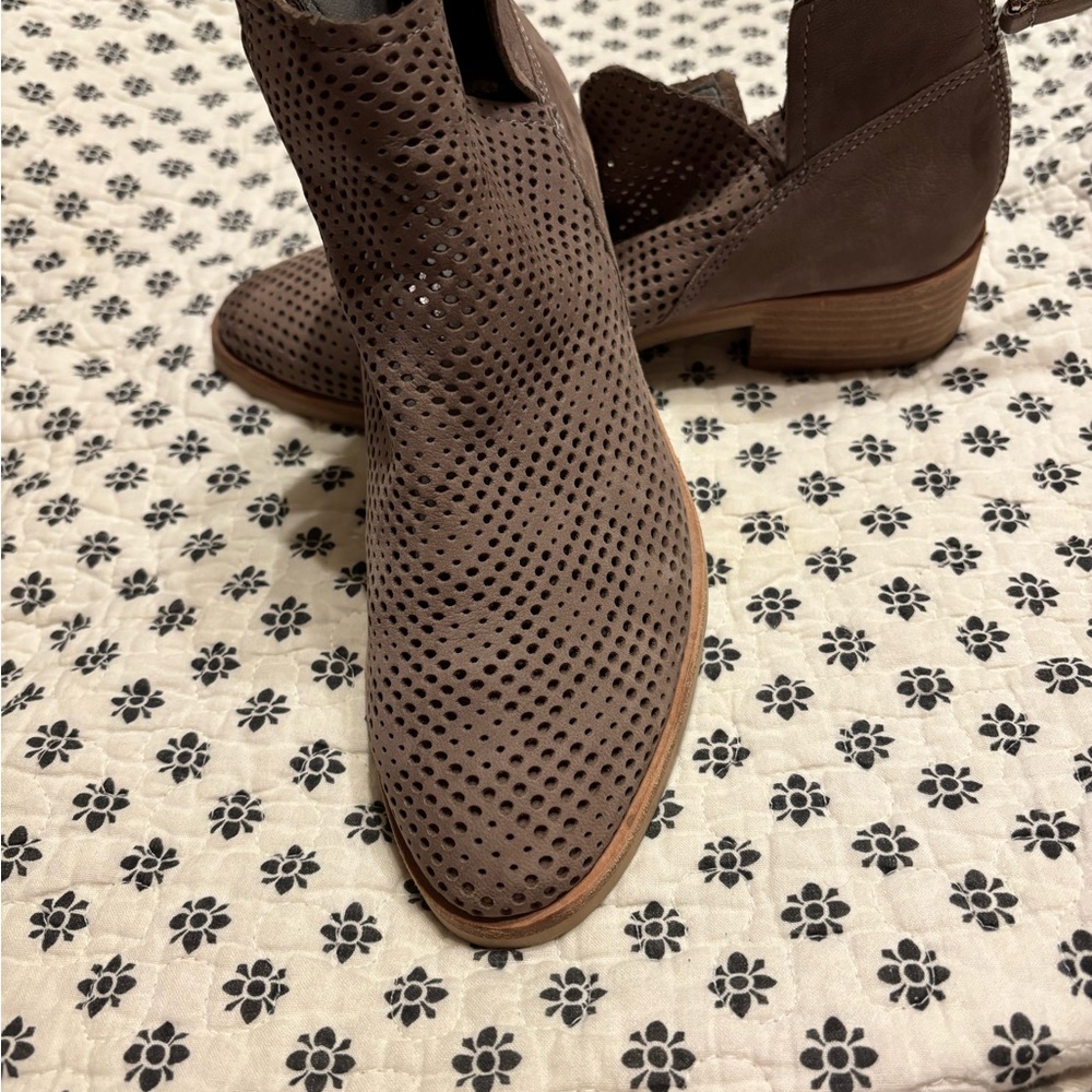 Dolce Vita Tan Leather Bootie  size 8 - Picture 6 of 7